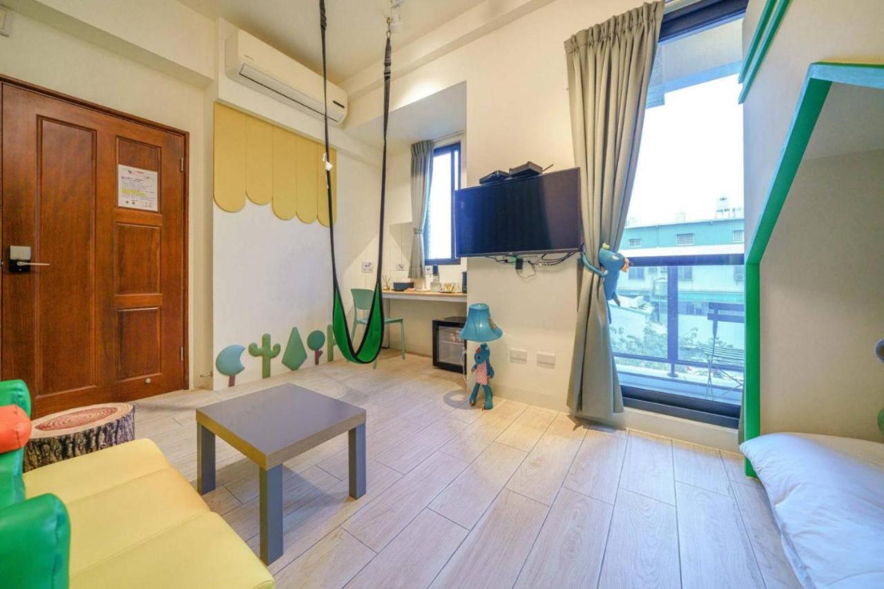 Sunlight Forest Homestay Tainan Exterior foto